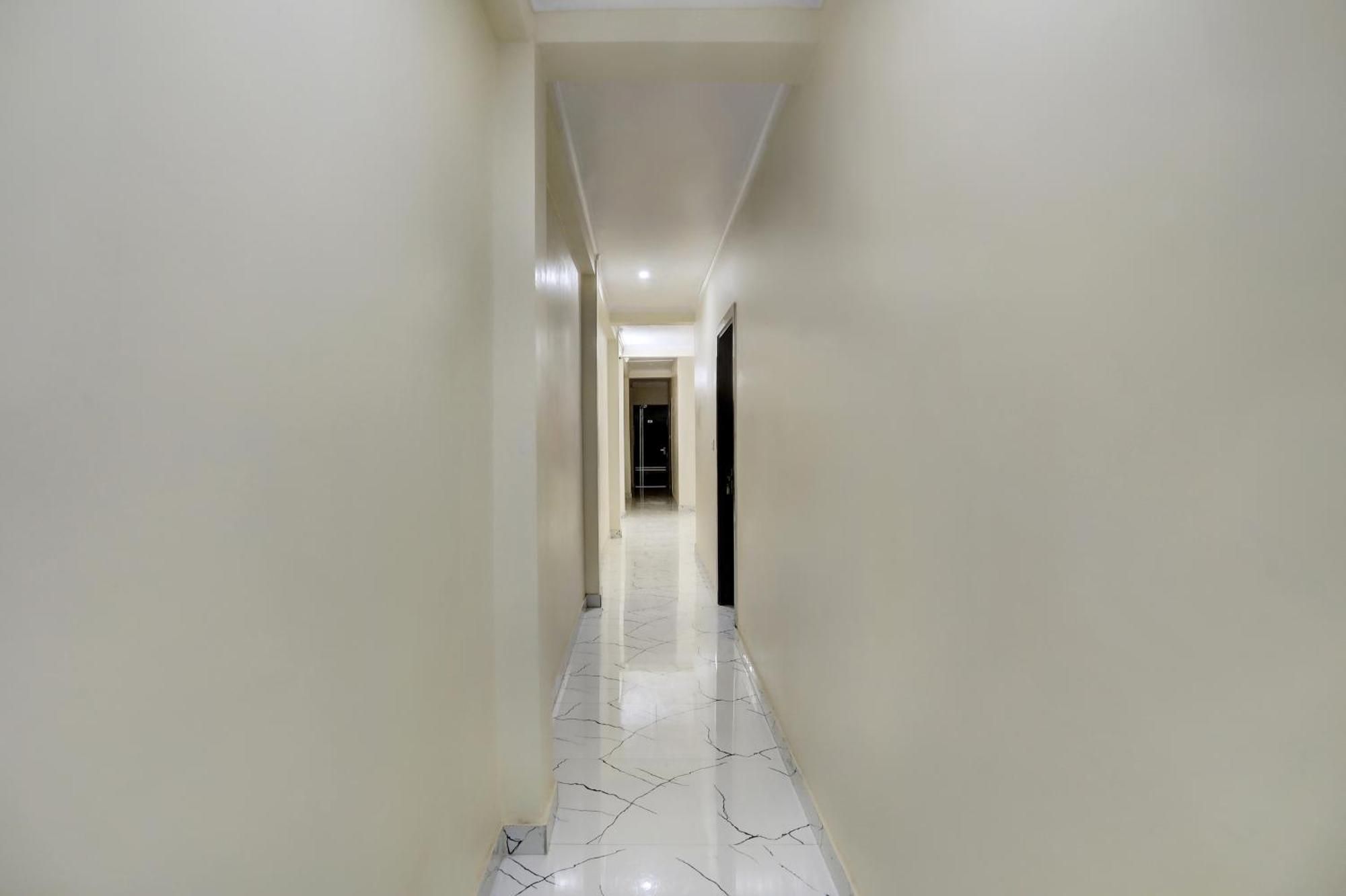 Hotel O Diamond Inn Új-Delhi Kültér fotó
