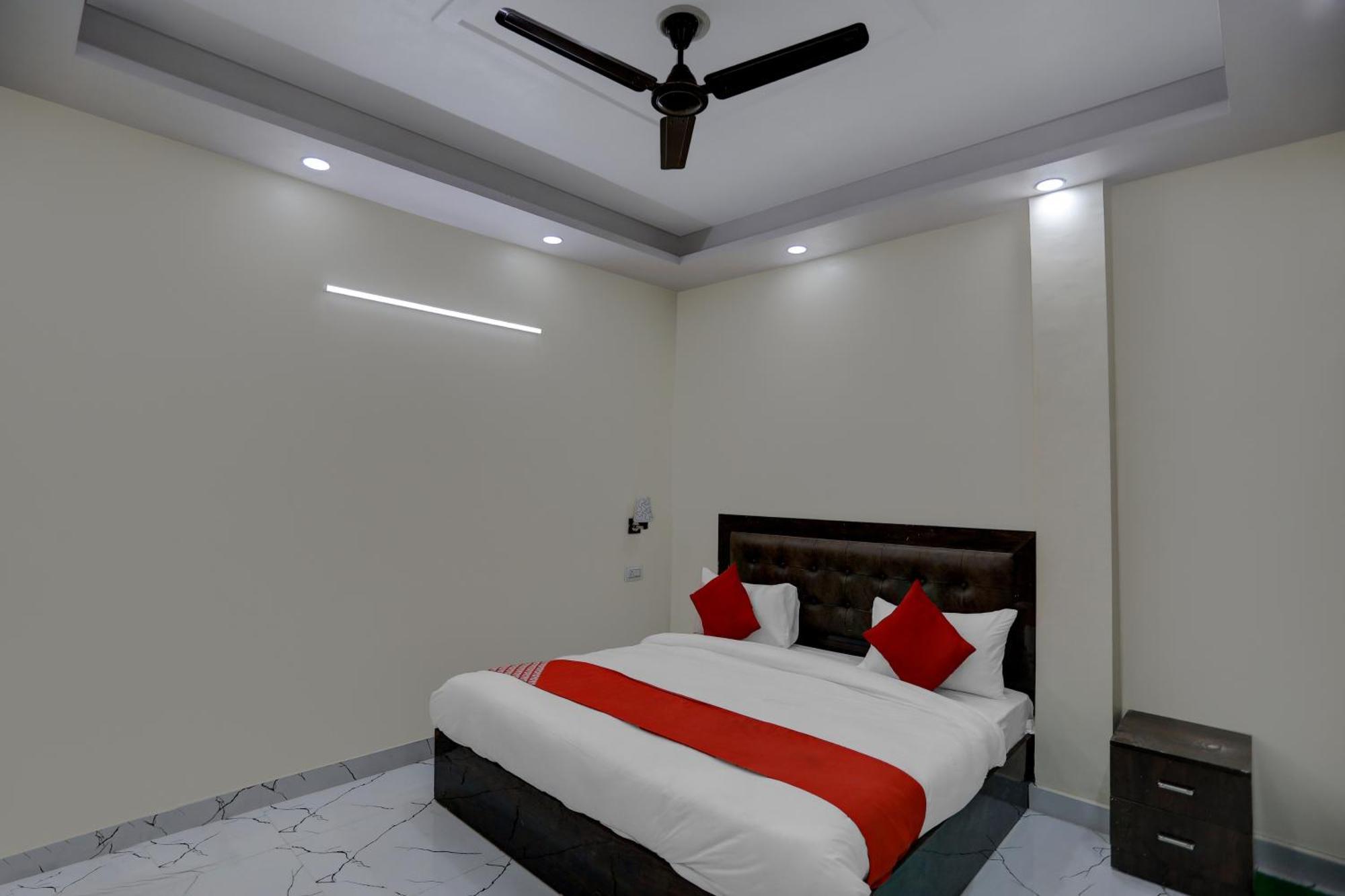 Hotel O Diamond Inn Új-Delhi Kültér fotó